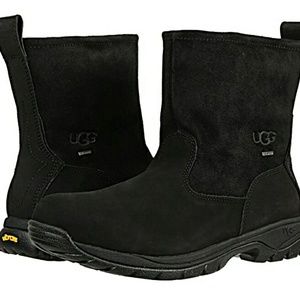 Boots Ugg  for Men size 10 used